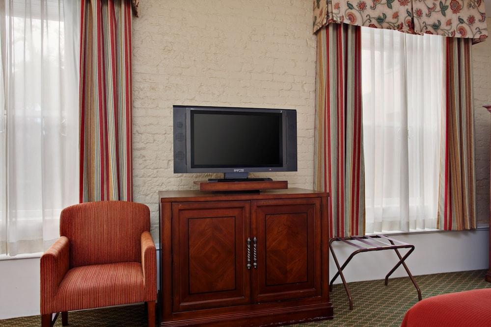 Hotel Virginia Santa Barbara, Tapestry Collection By Hilton Zewnętrze zdjęcie